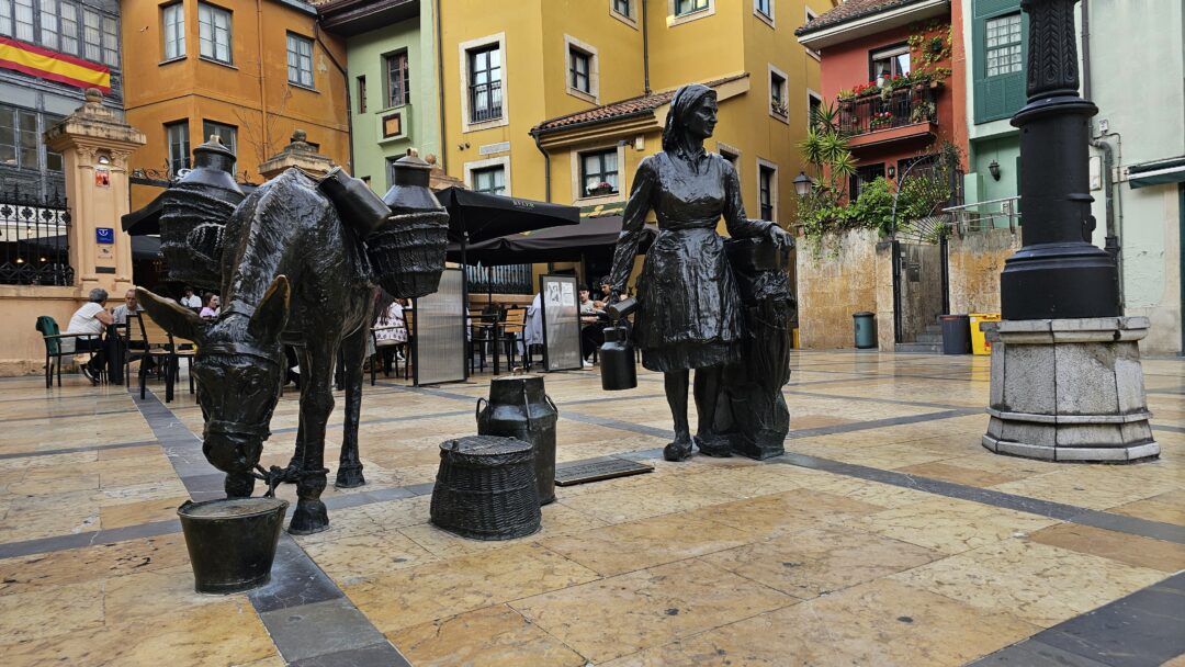 Alt Plaza de la lechera, Plaza Trascorrales, Turismo en Oviedo